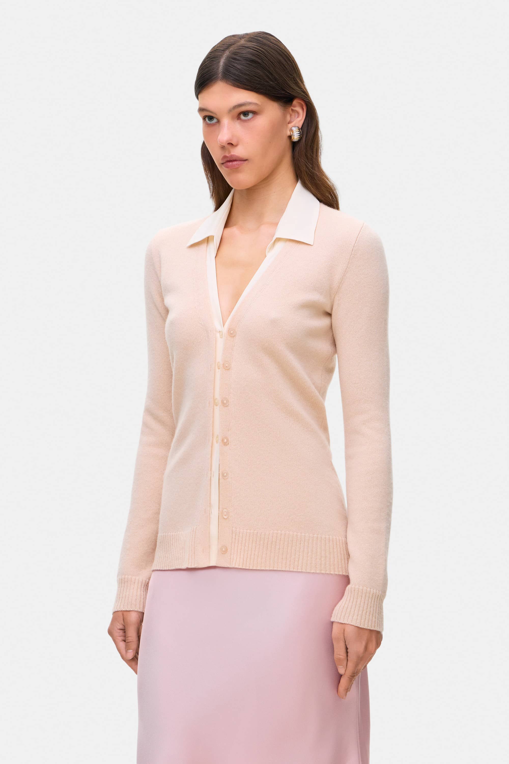 Model in cashmere Daniella top side view