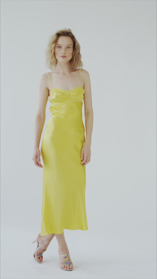 Waterlily yellow dress video