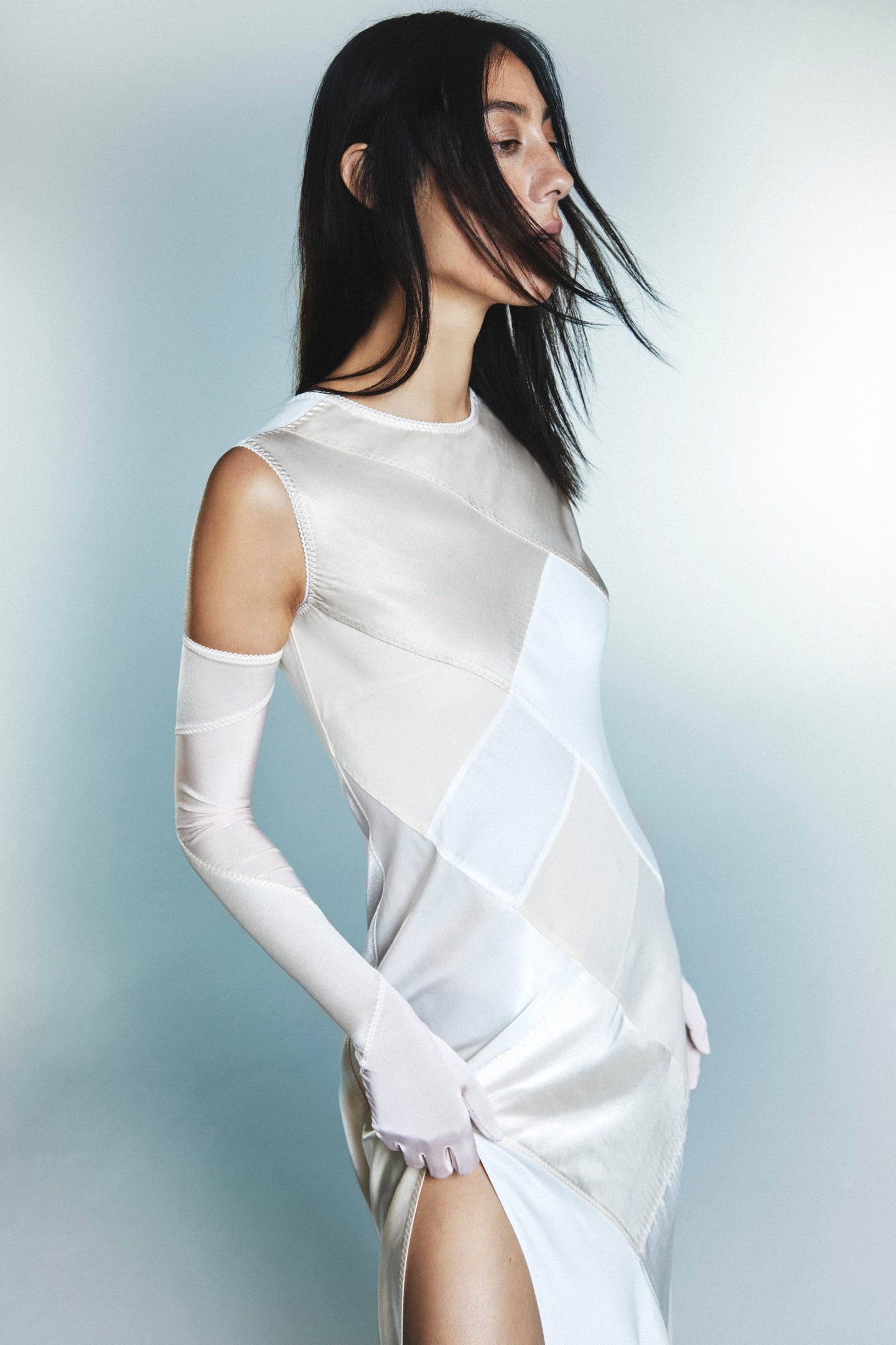 Model in ivory Irène dress