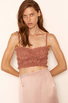 Model in terracotta Lora top