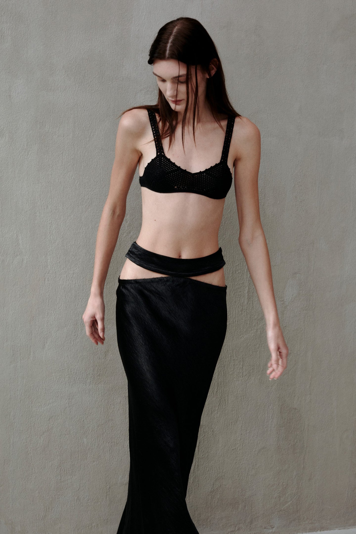Model in black Tessa bra